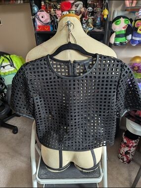 Forever 21 Black Grid Mesh Short Sleeve Crop Top